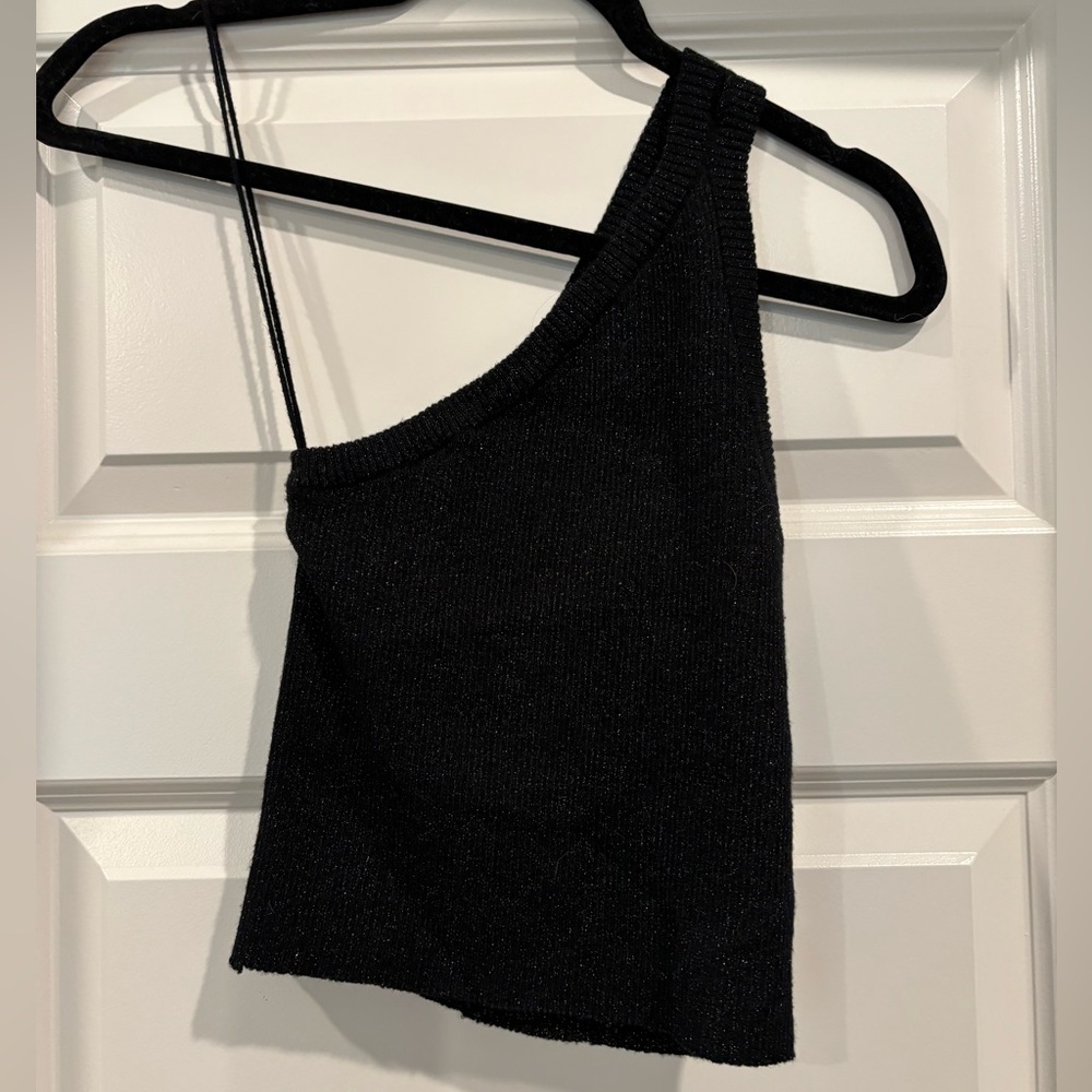 Heartloom black shirt. Slightly cropped. Size small. Sparklyish material